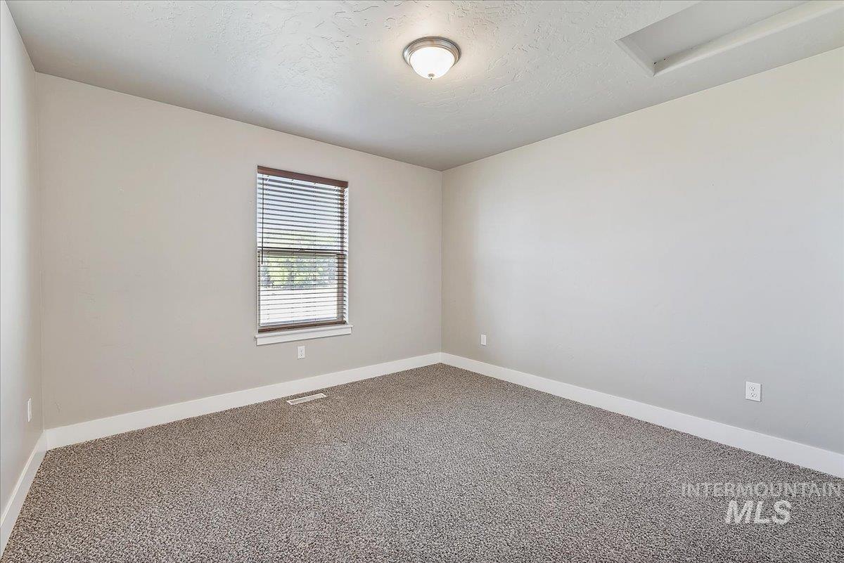 20145 Kremmwood Dr., Notus, Idaho 83656, 3 Bedrooms, 2 Bathrooms, Residential For Sale, Price $389,900, 98988226