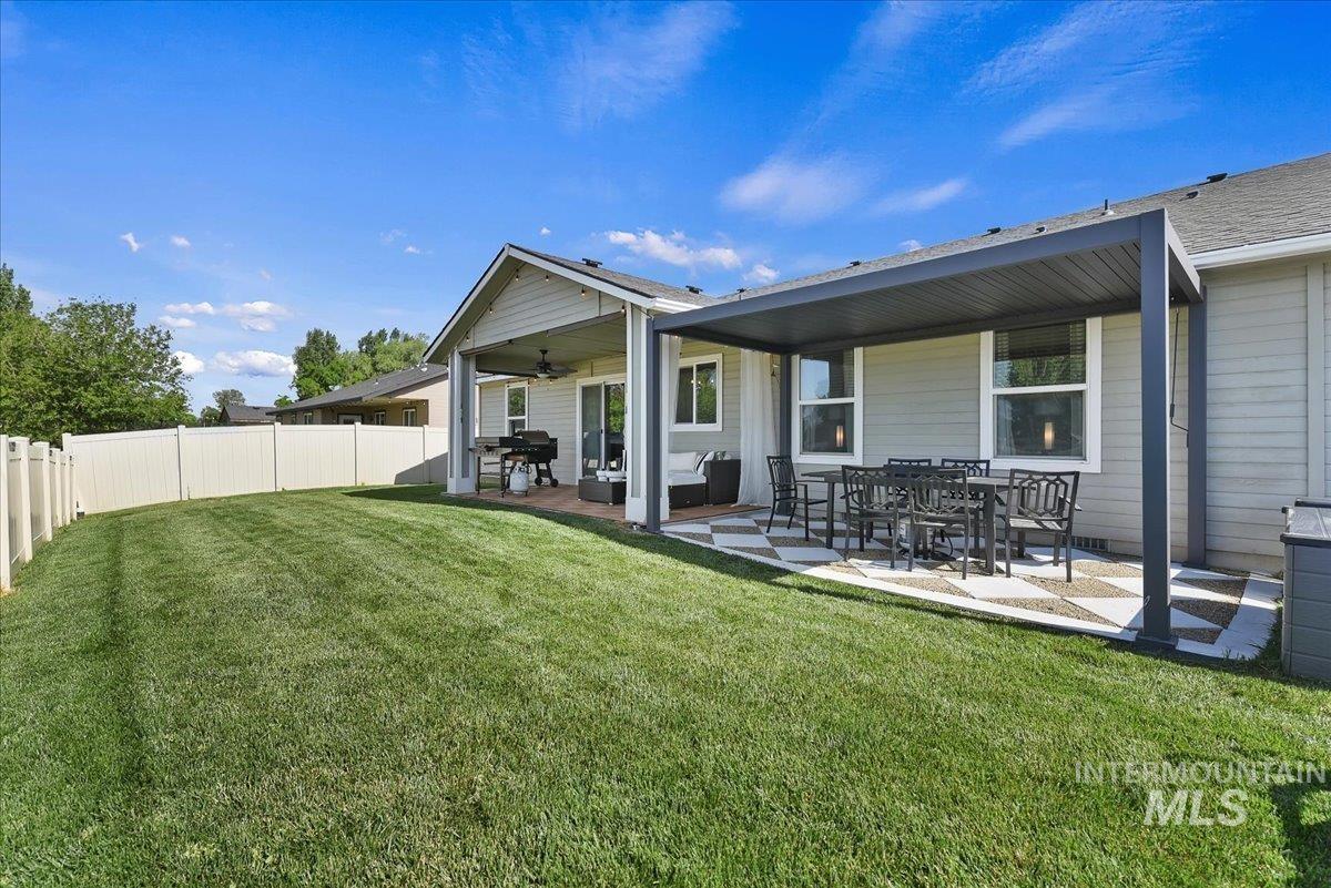 20145 Kremmwood Dr., Notus, Idaho 83656, 3 Bedrooms, 2 Bathrooms, Residential For Sale, Price $389,900, 98988226