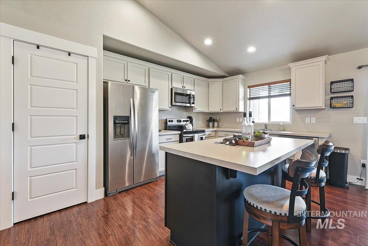 20145 Kremmwood Dr., Notus, Idaho 83656, 3 Bedrooms, 2 Bathrooms, Residential For Sale, Price $389,900, 98988226