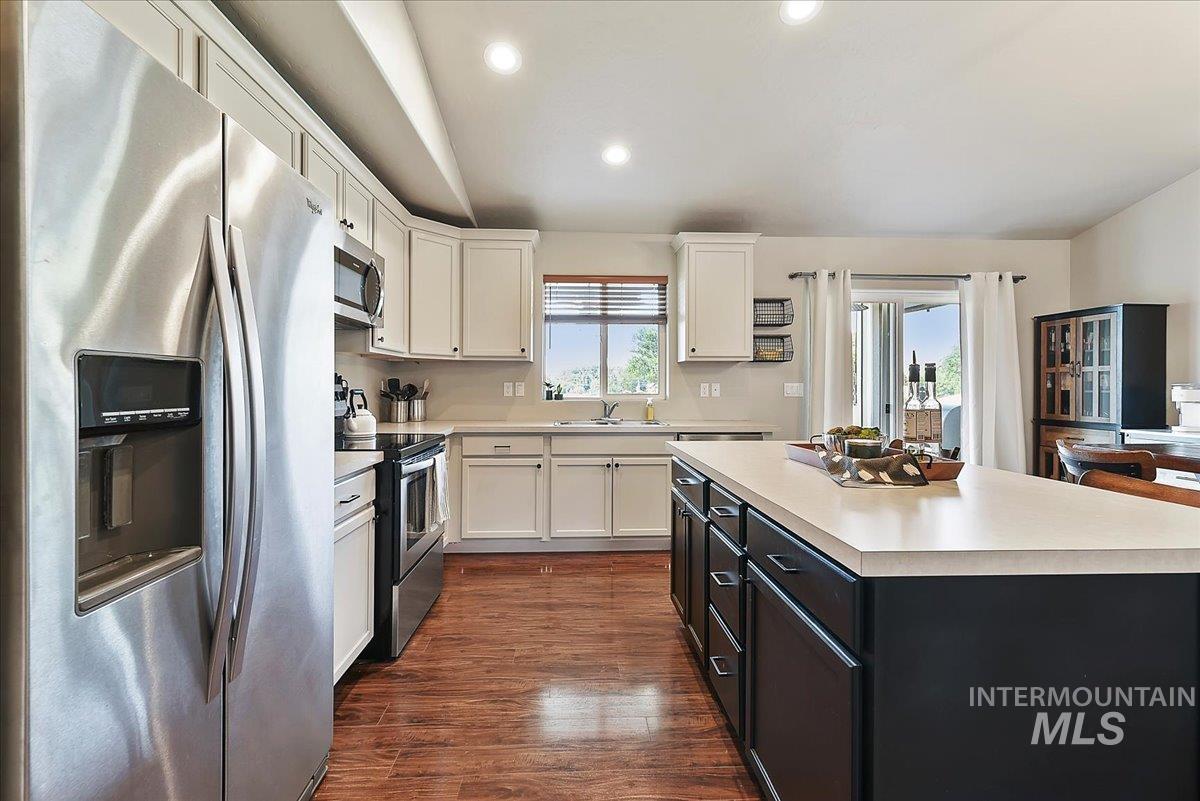 20145 Kremmwood Dr., Notus, Idaho 83656, 3 Bedrooms, 2 Bathrooms, Residential For Sale, Price $389,900, 98988226