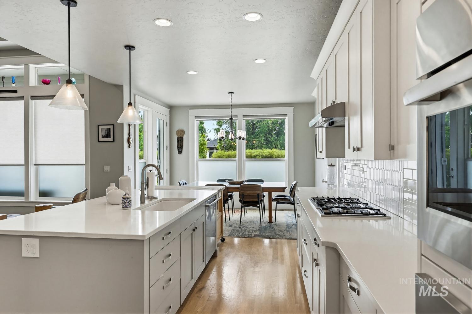 6239 W Frisby, Eagle, Idaho 83616-0000, 4 Bedrooms, 2.5 Bathrooms, Residential For Sale, Price $899,000, 98988236