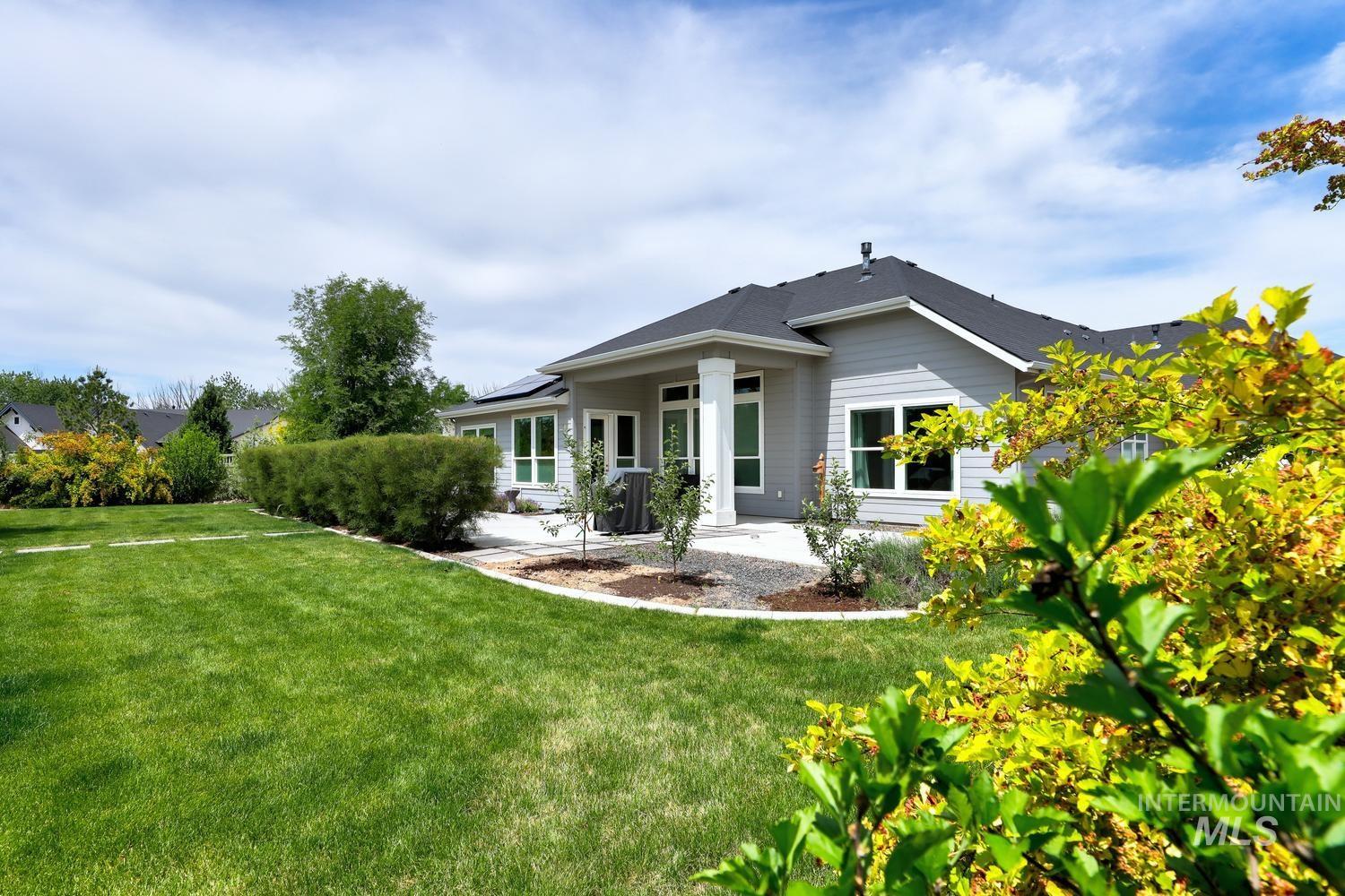 6239 W Frisby, Eagle, Idaho 83616-0000, 4 Bedrooms, 2.5 Bathrooms, Residential For Sale, Price $879,000,MLS 98988236