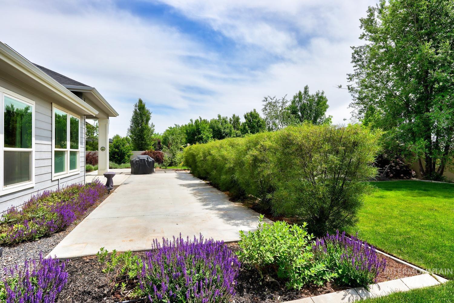 6239 W Frisby, Eagle, Idaho 83616-0000, 4 Bedrooms, 2.5 Bathrooms, Residential For Sale, Price $879,000,MLS 98988236