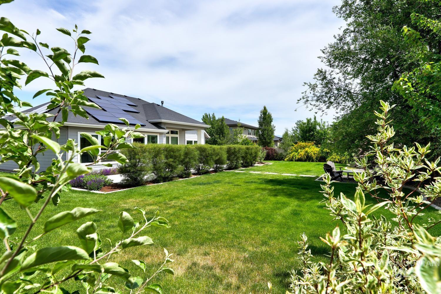 6239 W Frisby, Eagle, Idaho 83616-0000, 4 Bedrooms, 2.5 Bathrooms, Residential For Sale, Price $879,000,MLS 98988236