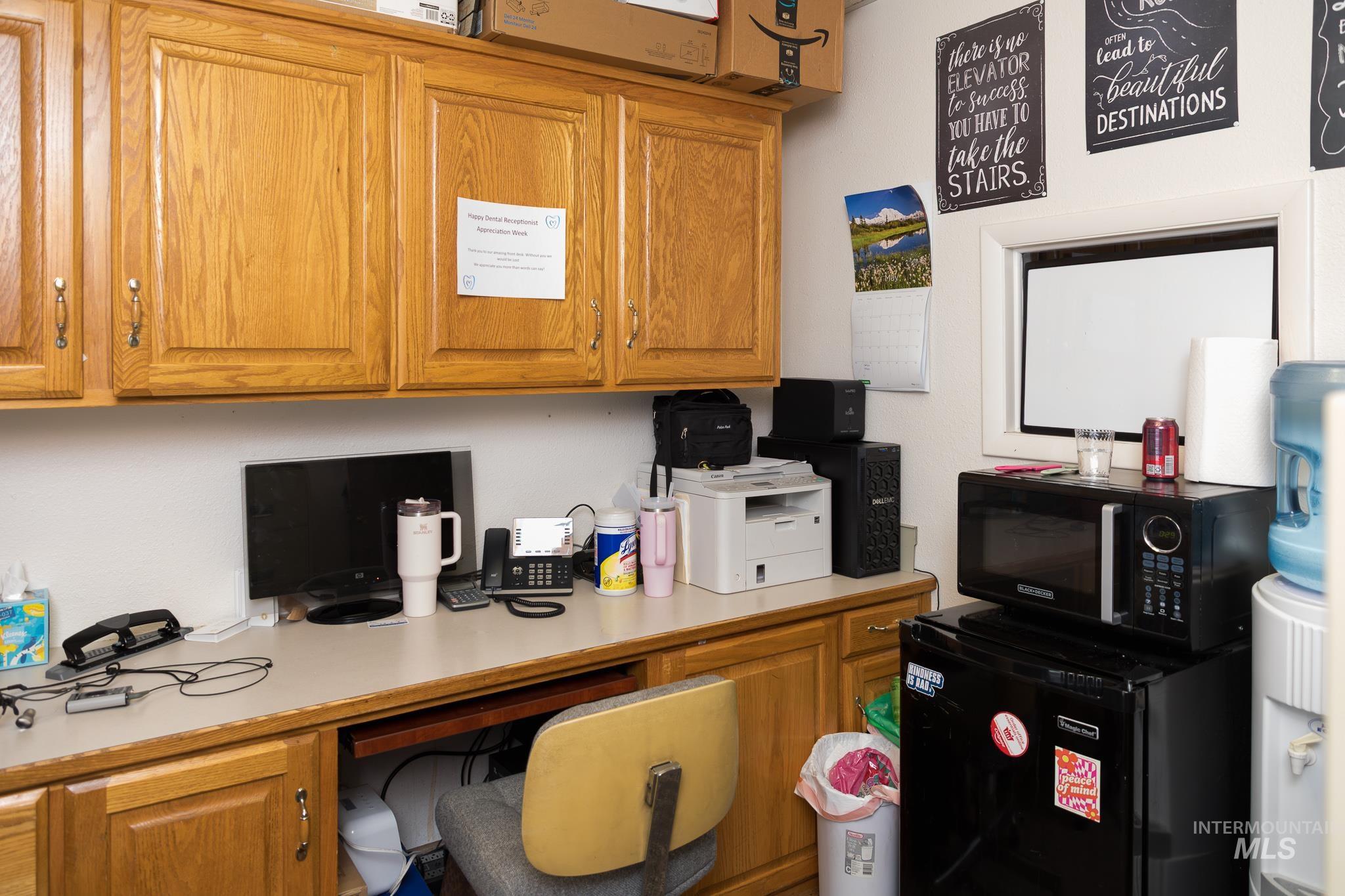 475 SW 12th St, Ontario, Oregon 97914, 6 Rooms, Business/Commercial For Sale, Price $350,000, 98988238
