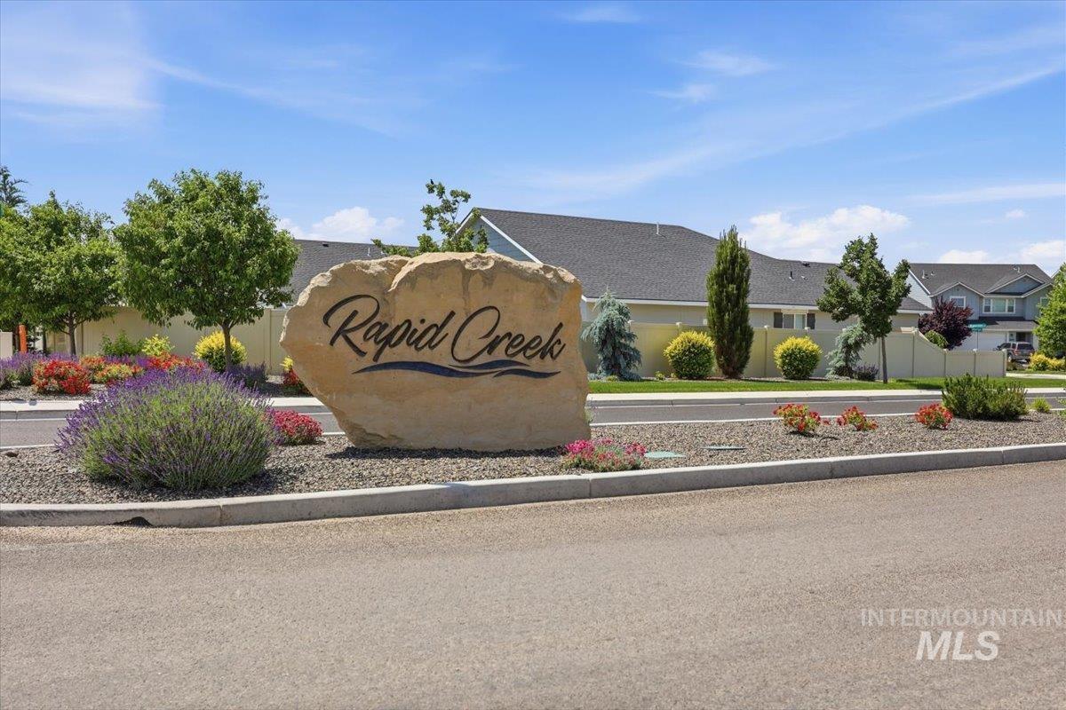 4882 W Lesina St, Meridian, Idaho 92835-1840, 3 Bedrooms, 2.5 Bathrooms, Residential For Sale, Price $489,950, 98988240