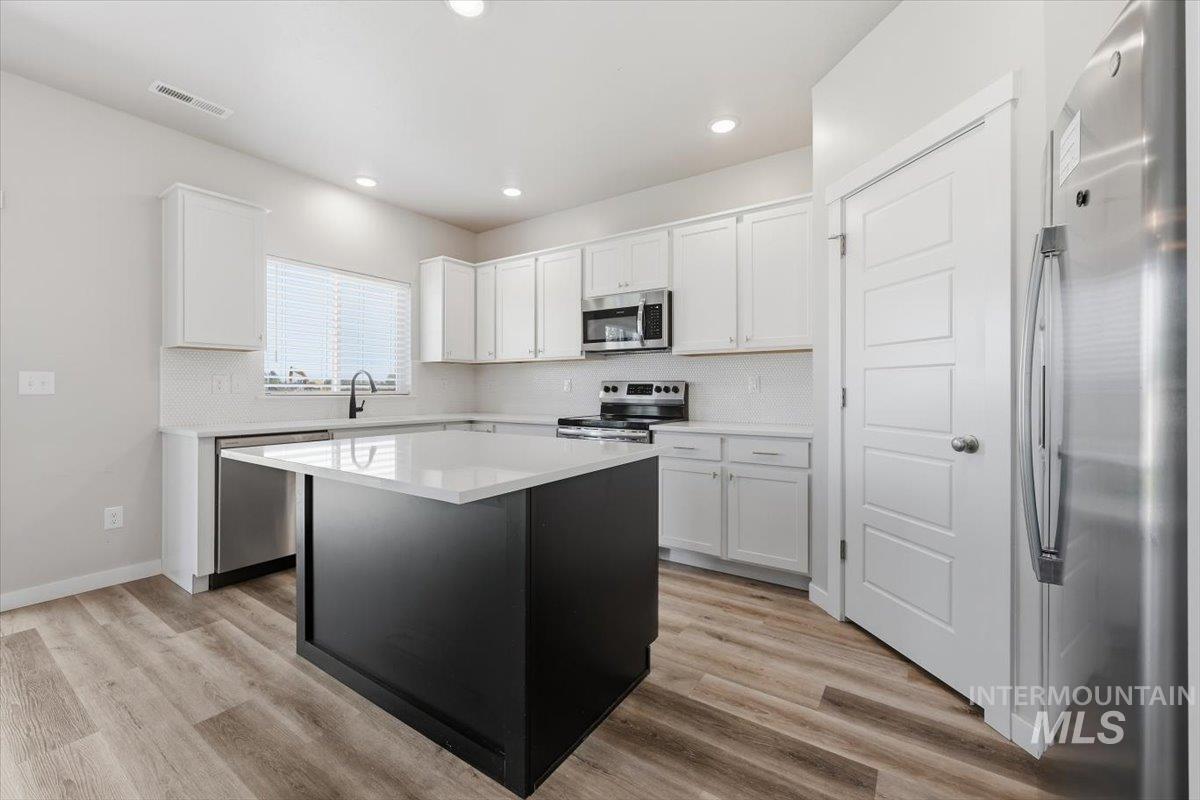 4882 W Lesina St, Meridian, Idaho 92835-1840, 3 Bedrooms, 2.5 Bathrooms, Residential For Sale, Price $489,950, 98988240