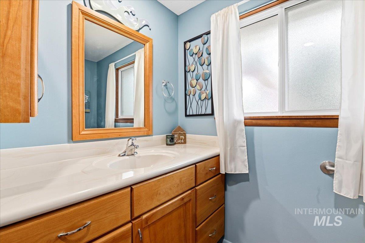1130 N 8th E, Mountain Home, Idaho 83647, 3 Bedrooms, 2.5 Bathrooms, Residential For Sale, Price $340,000, 98988245