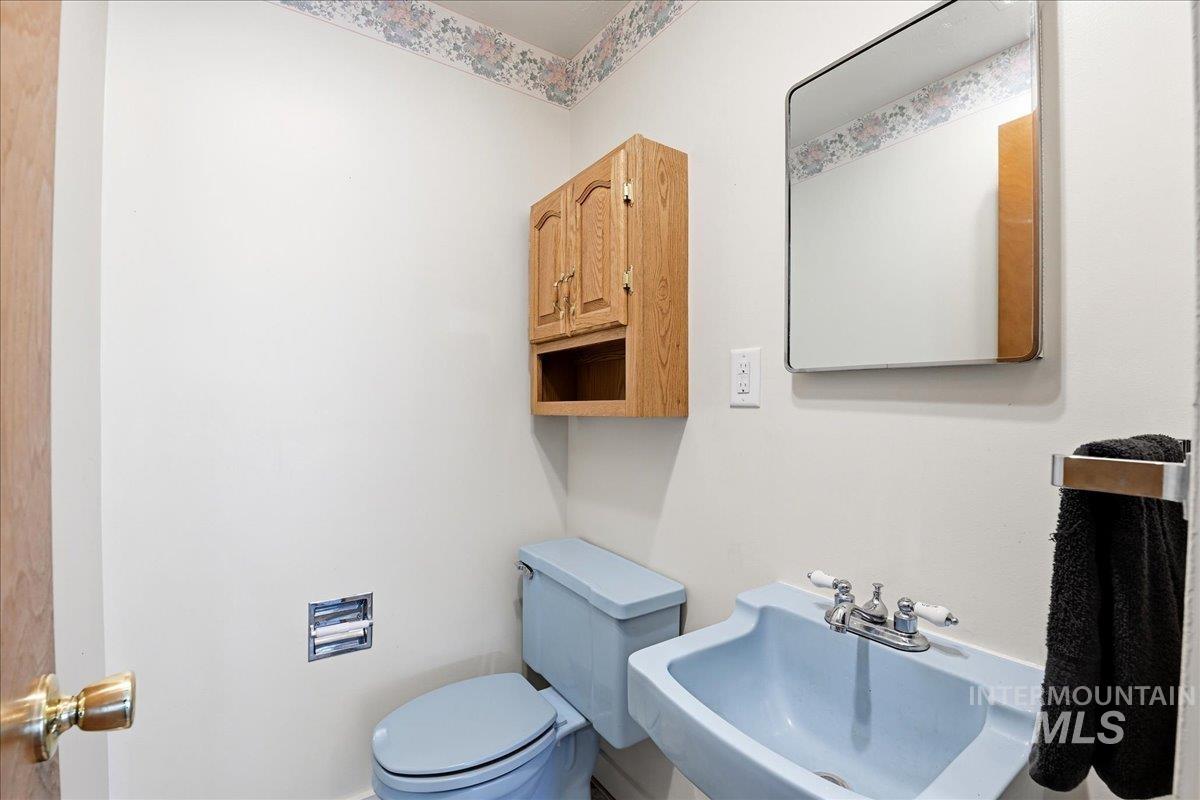 1130 N 8th E, Mountain Home, Idaho 83647, 3 Bedrooms, 2.5 Bathrooms, Residential For Sale, Price $340,000, 98988245