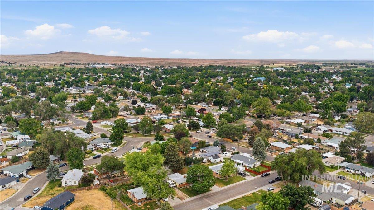 1130 N 8th E, Mountain Home, Idaho 83647, 3 Bedrooms, 2.5 Bathrooms, Residential For Sale, Price $340,000, 98988245