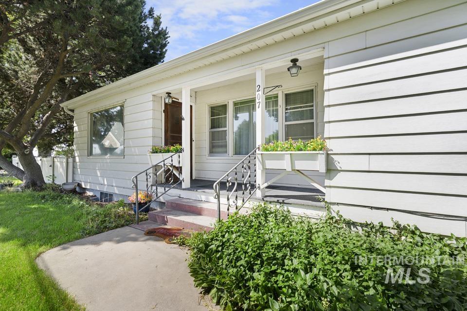 207 Hwy 95, Parma, Idaho 83660, 4 Bedrooms, 2 Bathrooms, Residential For Sale, Price $435,000, 98988253