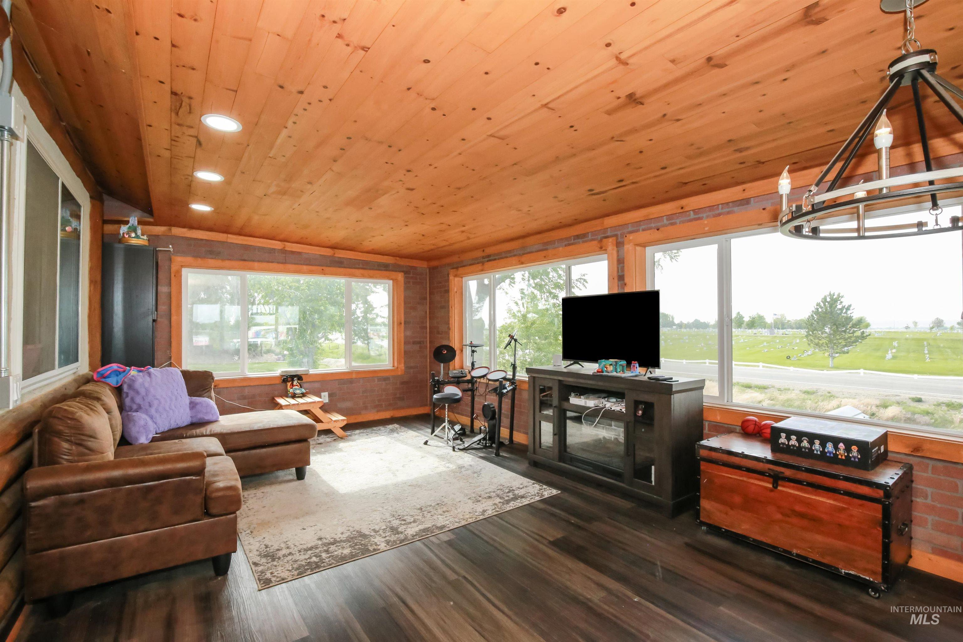 3733 HWY 30 W, New Plymouth, Idaho 83655, 4 Bedrooms, 2 Bathrooms, Residential For Sale, Price $859,000, 98988254