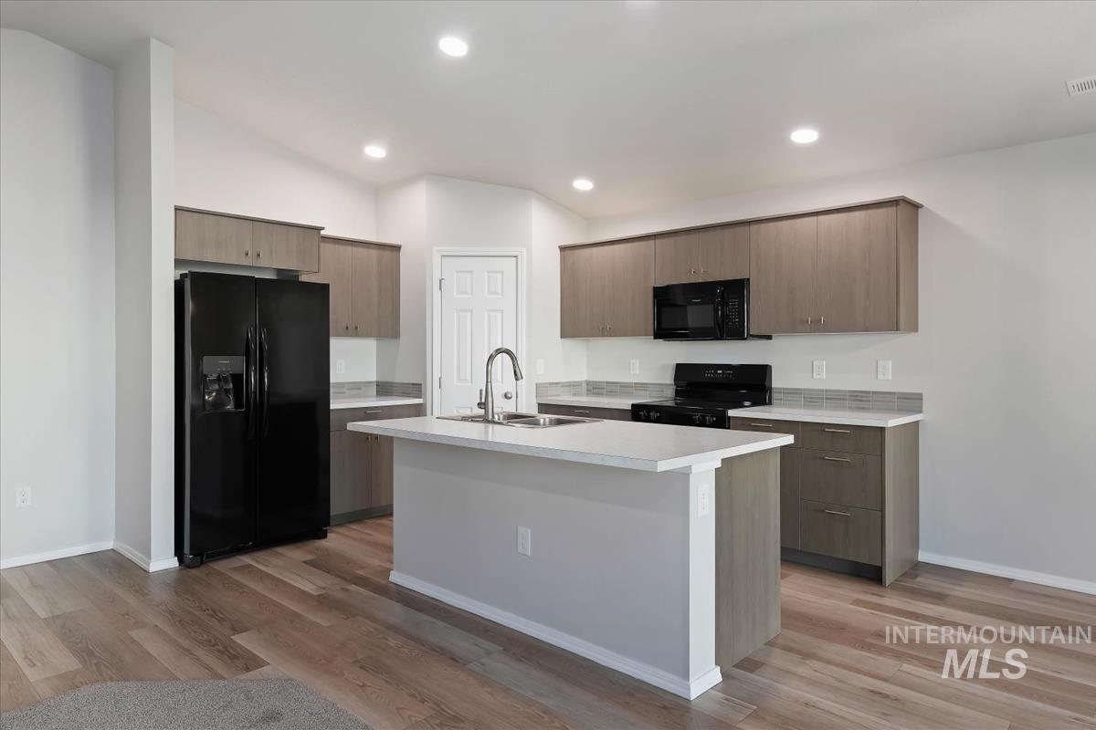 2900 N Misty Valley Ave, Kuna, Idaho 83634, 3 Bedrooms, 2 Bathrooms, Residential For Sale, Price $450,000, 98988259