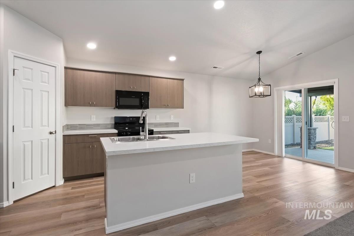 2900 N Misty Valley Ave, Kuna, Idaho 83634, 3 Bedrooms, 2 Bathrooms, Residential For Sale, Price $450,000, 98988259