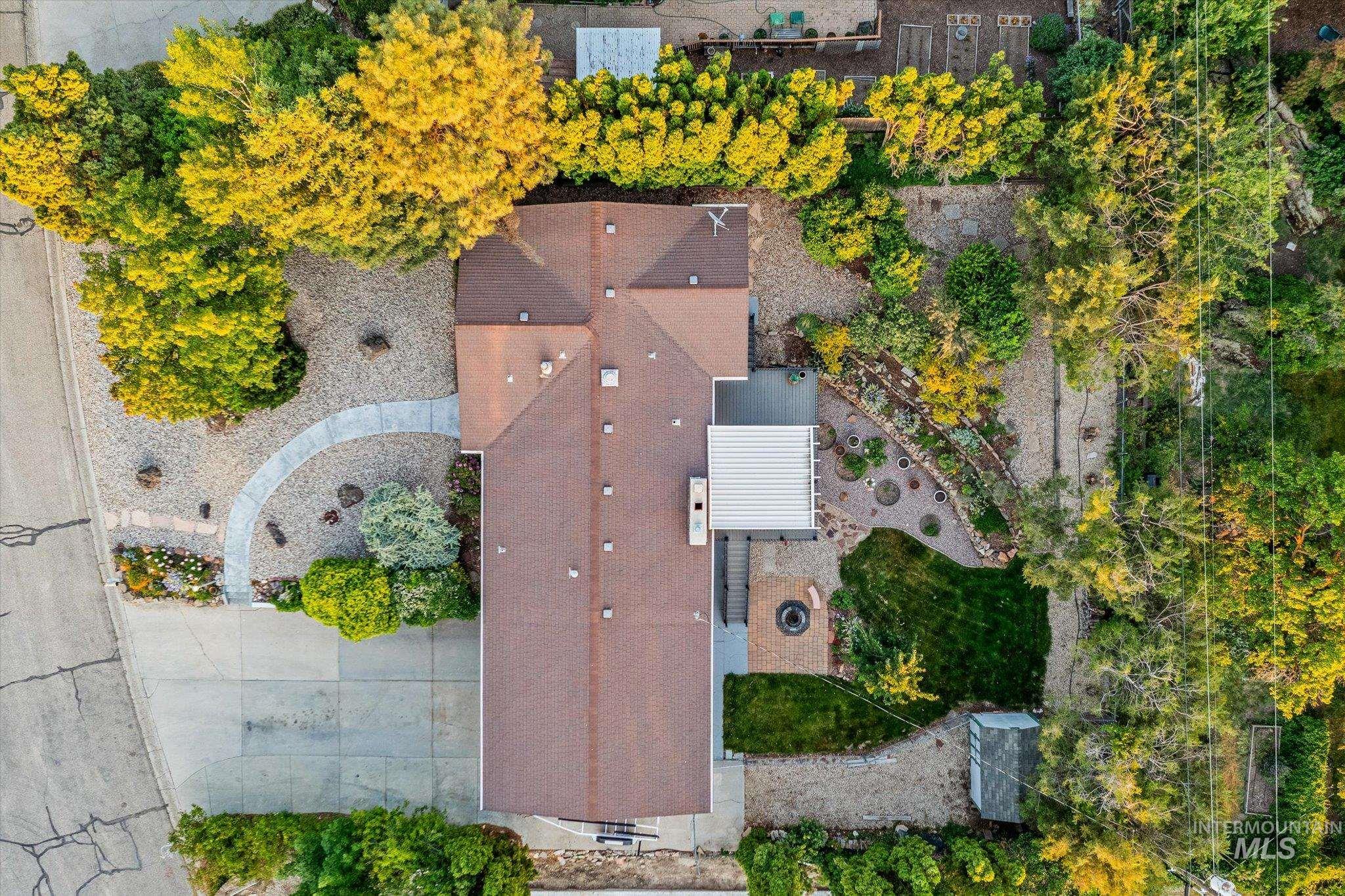 2745 E Starlington Dr, Boise, Idaho 83712, 4 Bedrooms, 3 Bathrooms, Residential For Sale, Price $869,900, 98988260