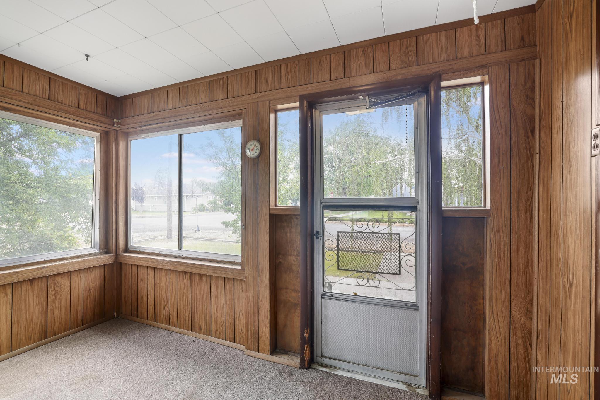 305 Colorado St, Gooding, Idaho 83330-1039, 2 Bedrooms, 1 Bathroom, Residential Income For Sale, Price $329,900,MLS 98988261