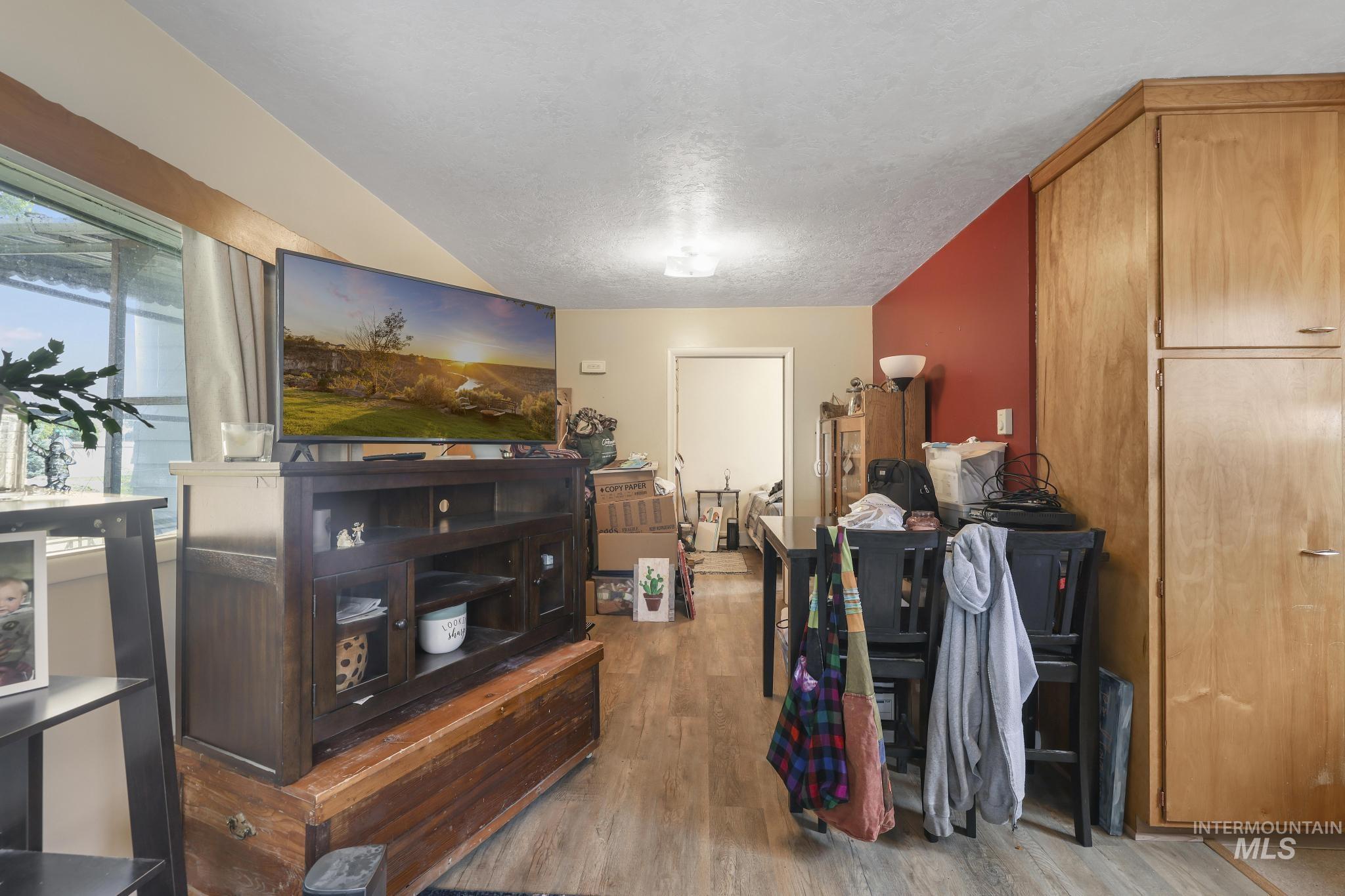 305 Colorado St, Gooding, Idaho 83330-1039, 3 Bedrooms, 2 Bathrooms, Residential For Sale, Price $329,900, 98988263