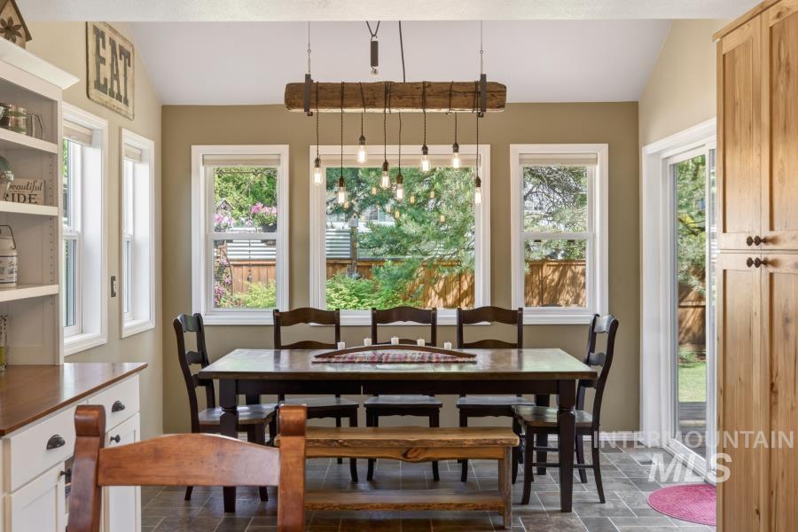 1673 Appaloosa Rd, Moscow, Idaho 83843, 3 Bedrooms, 3 Bathrooms, Residential For Sale, Price $585,000, 98988267
