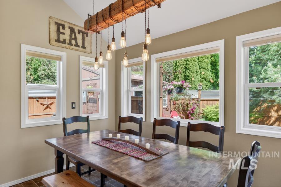 1673 Appaloosa Rd, Moscow, Idaho 83843, 3 Bedrooms, 3 Bathrooms, Residential For Sale, Price $585,000, 98988267