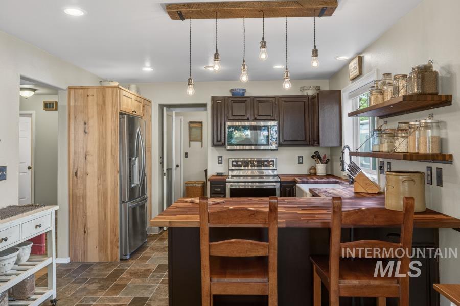 1673 Appaloosa Rd, Moscow, Idaho 83843, 3 Bedrooms, 3 Bathrooms, Residential For Sale, Price $585,000, 98988267