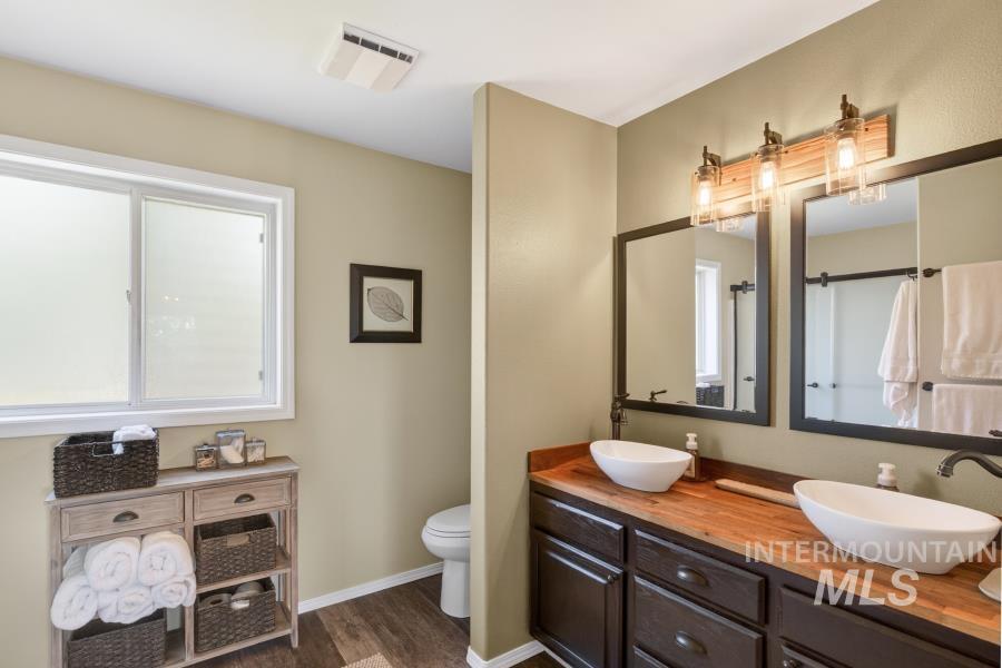 1673 Appaloosa Rd, Moscow, Idaho 83843, 3 Bedrooms, 3 Bathrooms, Residential For Sale, Price $585,000, 98988267
