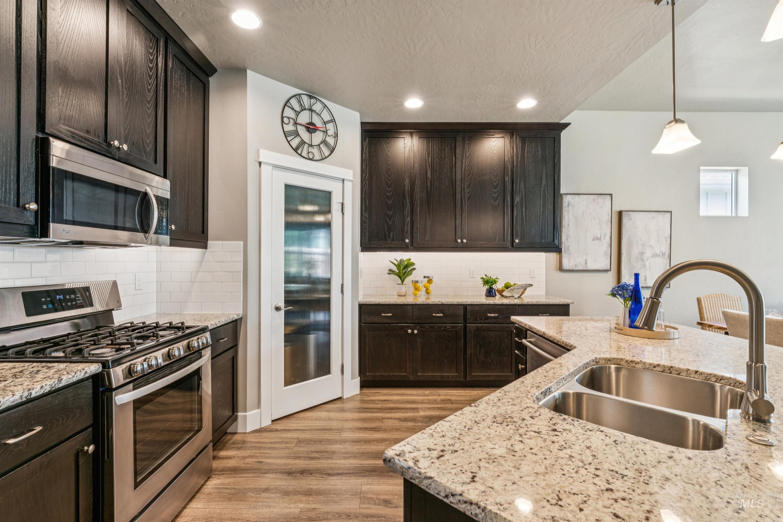 9284 W Tillamook Dr., Boise, Idaho 83709-6153, 3 Bedrooms, 2 Bathrooms, Residential For Sale, Price $550,000, 98988272