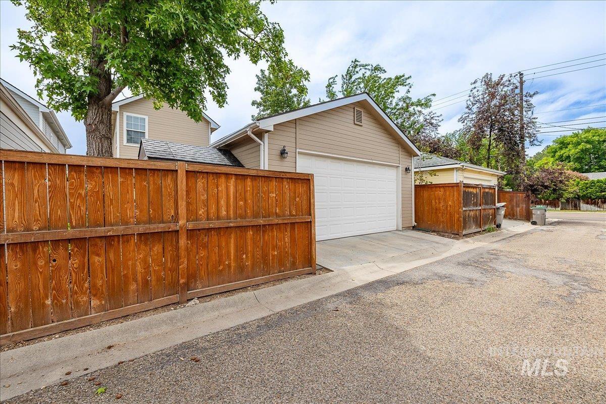 826 E Denise St, Boise, Idaho 83706, 3 Bedrooms, 2 Bathrooms, Residential For Sale, Price $540,000, 98988274