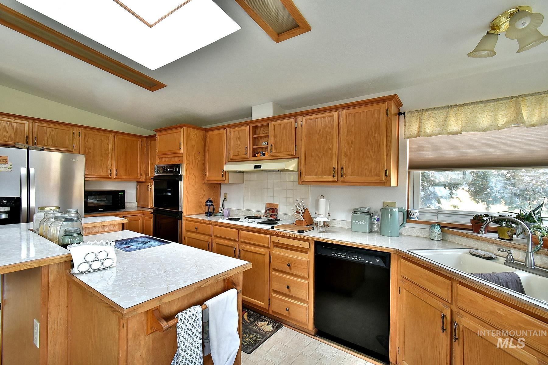 3490 Hwy 6, Princeton, Idaho 83857, 3 Bedrooms, 2 Bathrooms, Residential For Sale, Price $319,000, 98988276