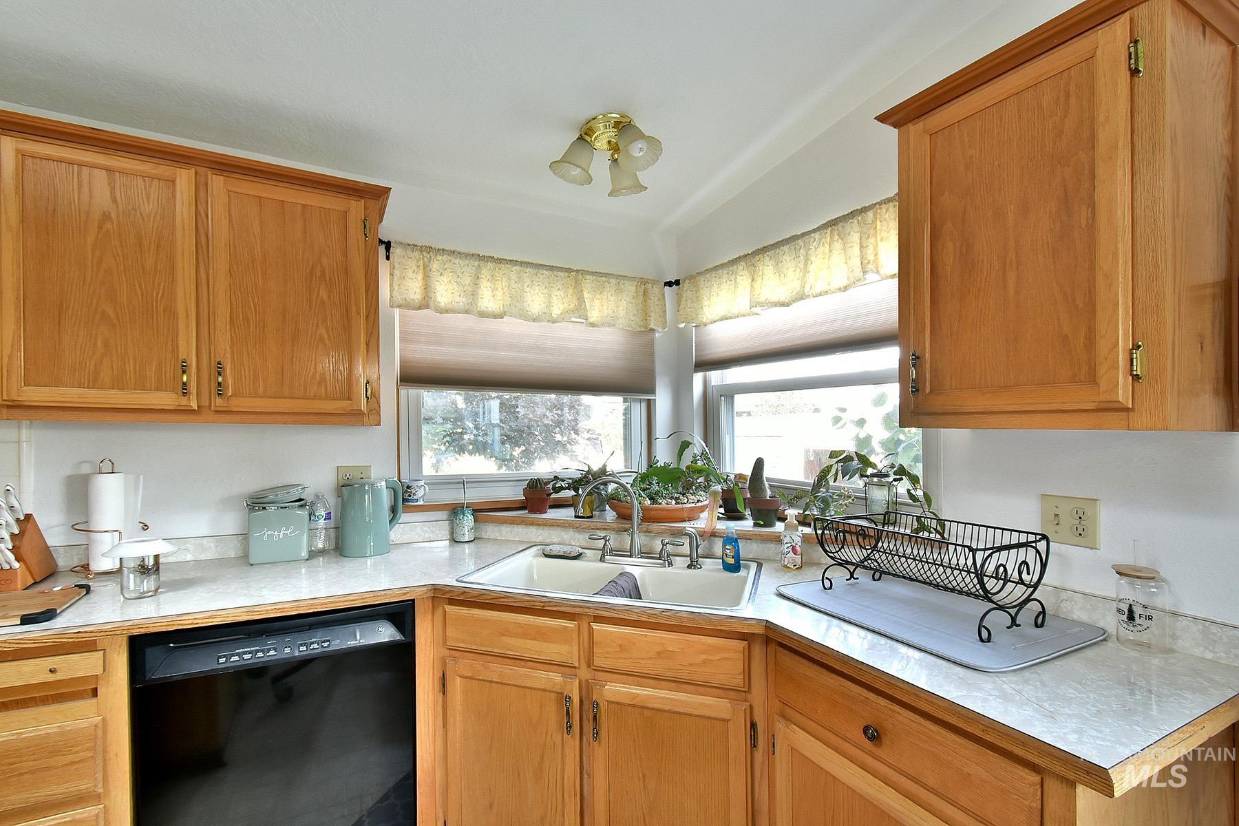 3490 Hwy 6, Princeton, Idaho 83857, 3 Bedrooms, 2 Bathrooms, Residential For Sale, Price $319,000, 98988276