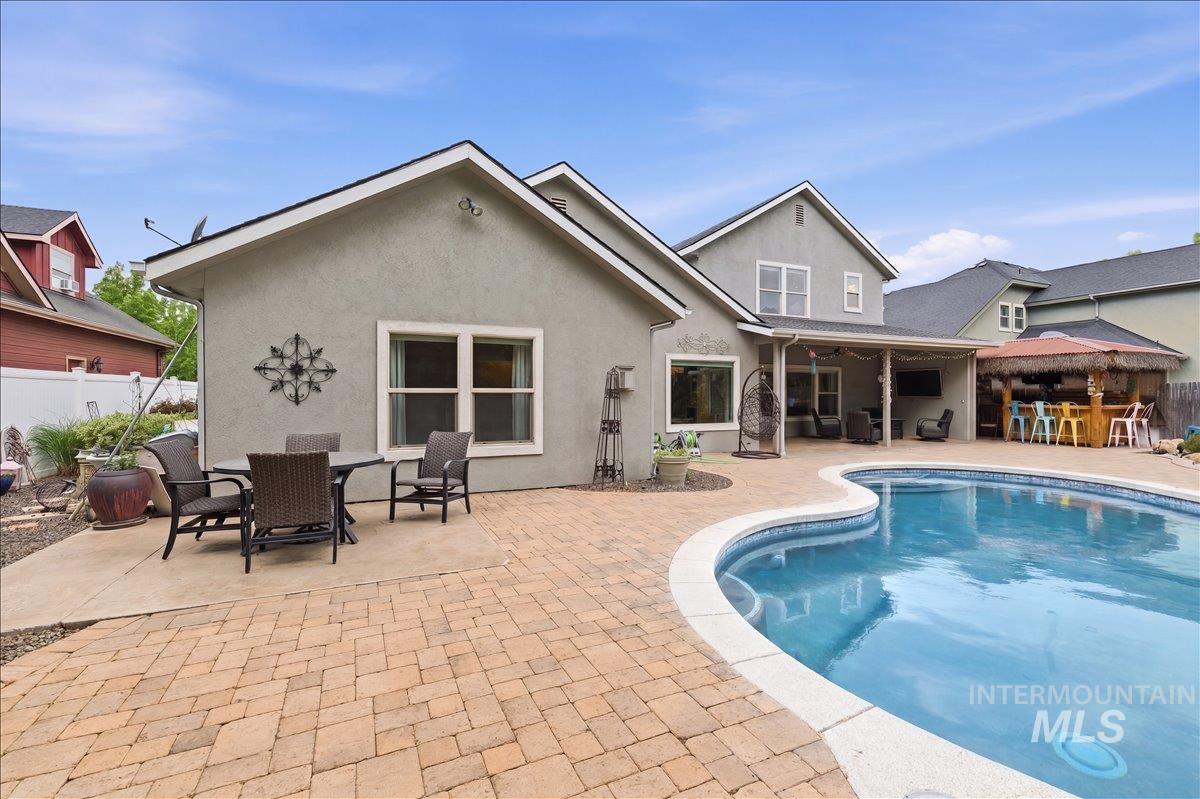 2816 S Bear Claw Way, Meridian, Idaho 83642, 4 Bedrooms, 3.5 Bathrooms, Residential For Sale, Price $975,000, 98988277