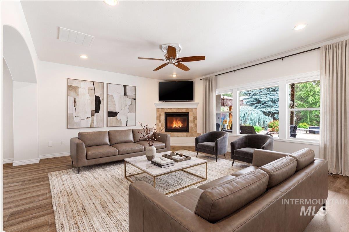 2816 S Bear Claw Way, Meridian, Idaho 83642, 4 Bedrooms, 3.5 Bathrooms, Residential For Sale, Price $975,000, 98988277