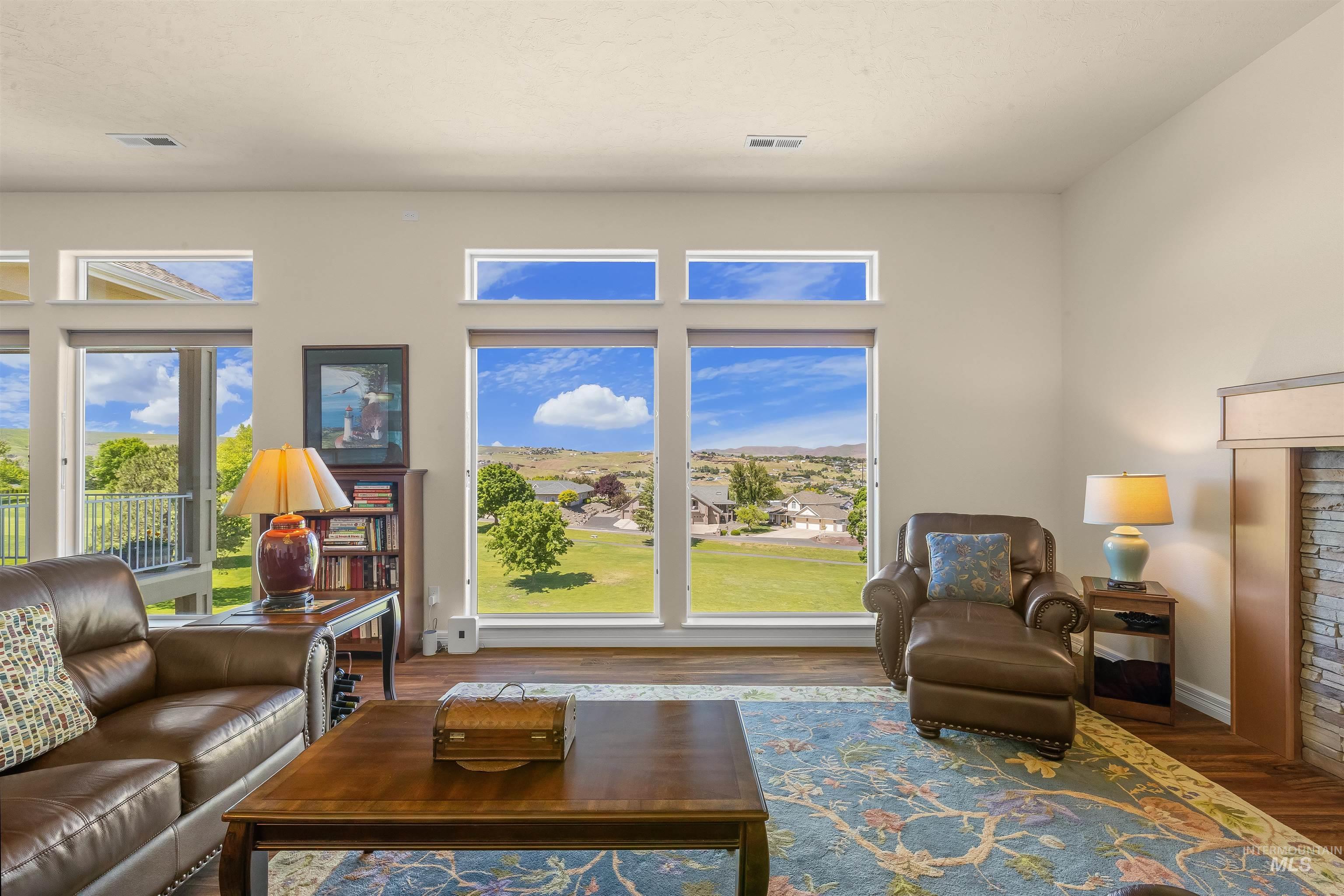 3954 Foothills Dr, Lewiston, Idaho 83501, 3 Bedrooms, 3 Bathrooms, Residential For Sale, Price $635,000, 98988280