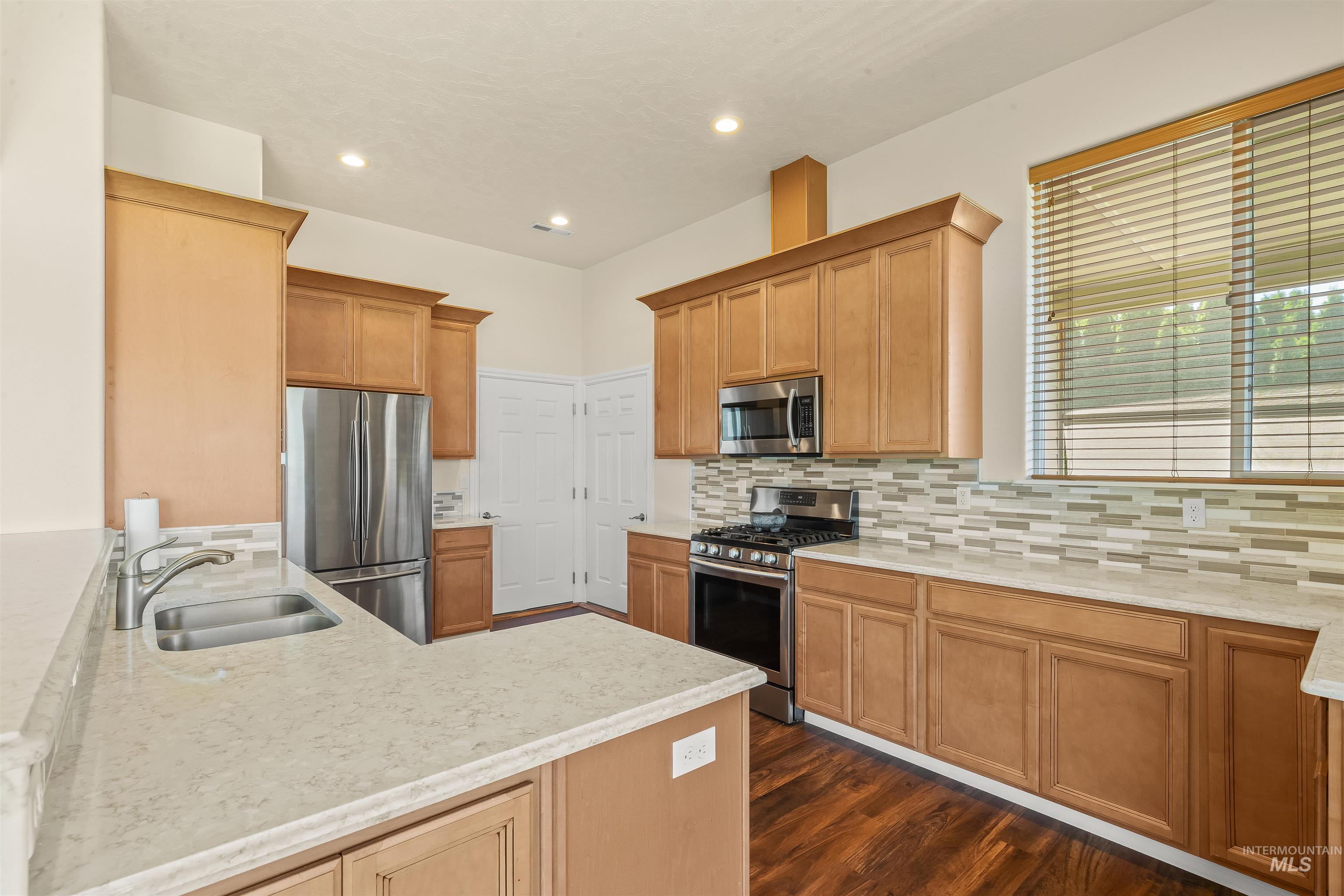 3954 Foothills Dr, Lewiston, Idaho 83501, 3 Bedrooms, 3 Bathrooms, Residential For Sale, Price $635,000, 98988280