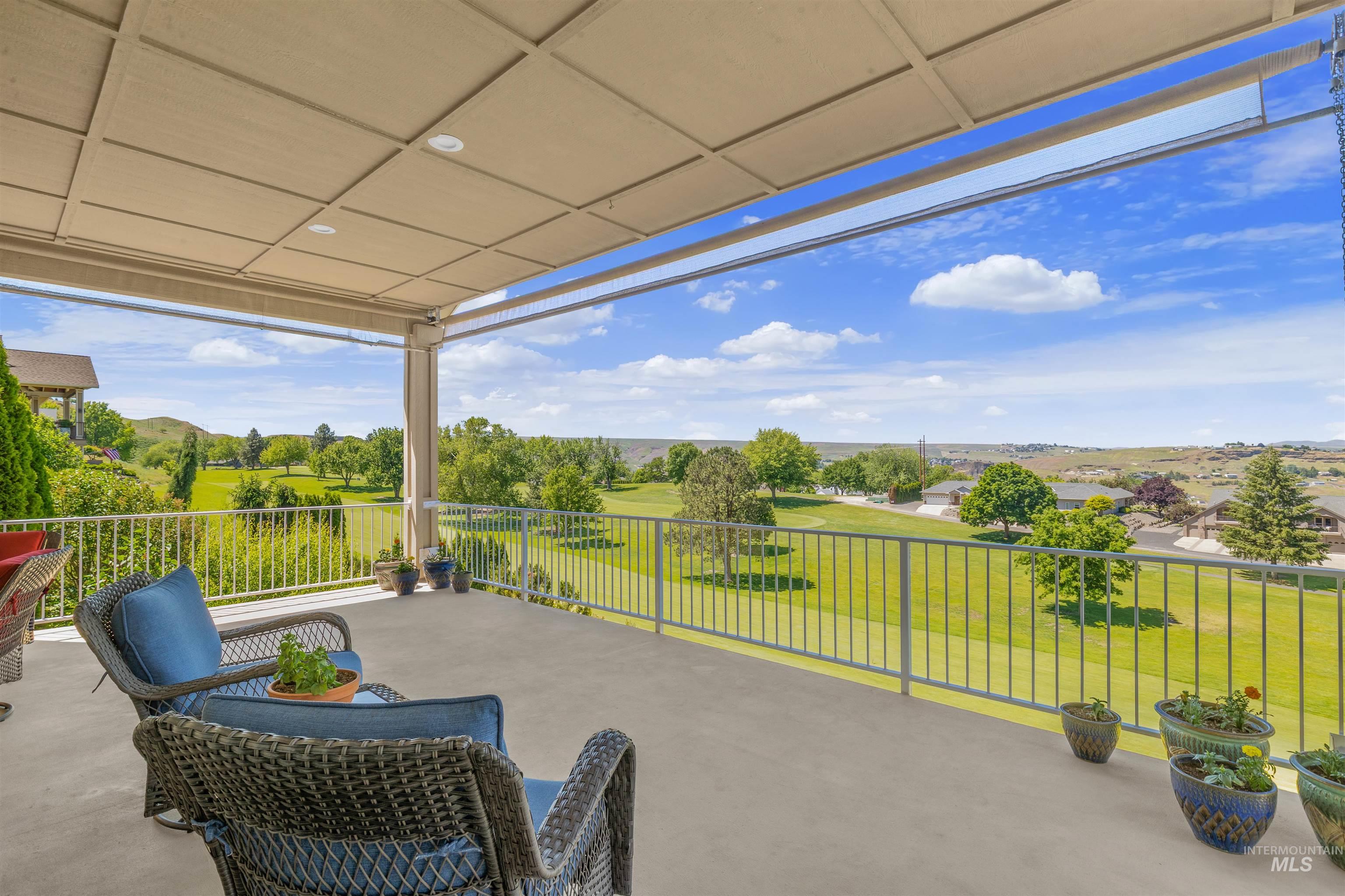 3954 Foothills Dr, Lewiston, Idaho 83501, 3 Bedrooms, 3 Bathrooms, Residential For Sale, Price $635,000, 98988280