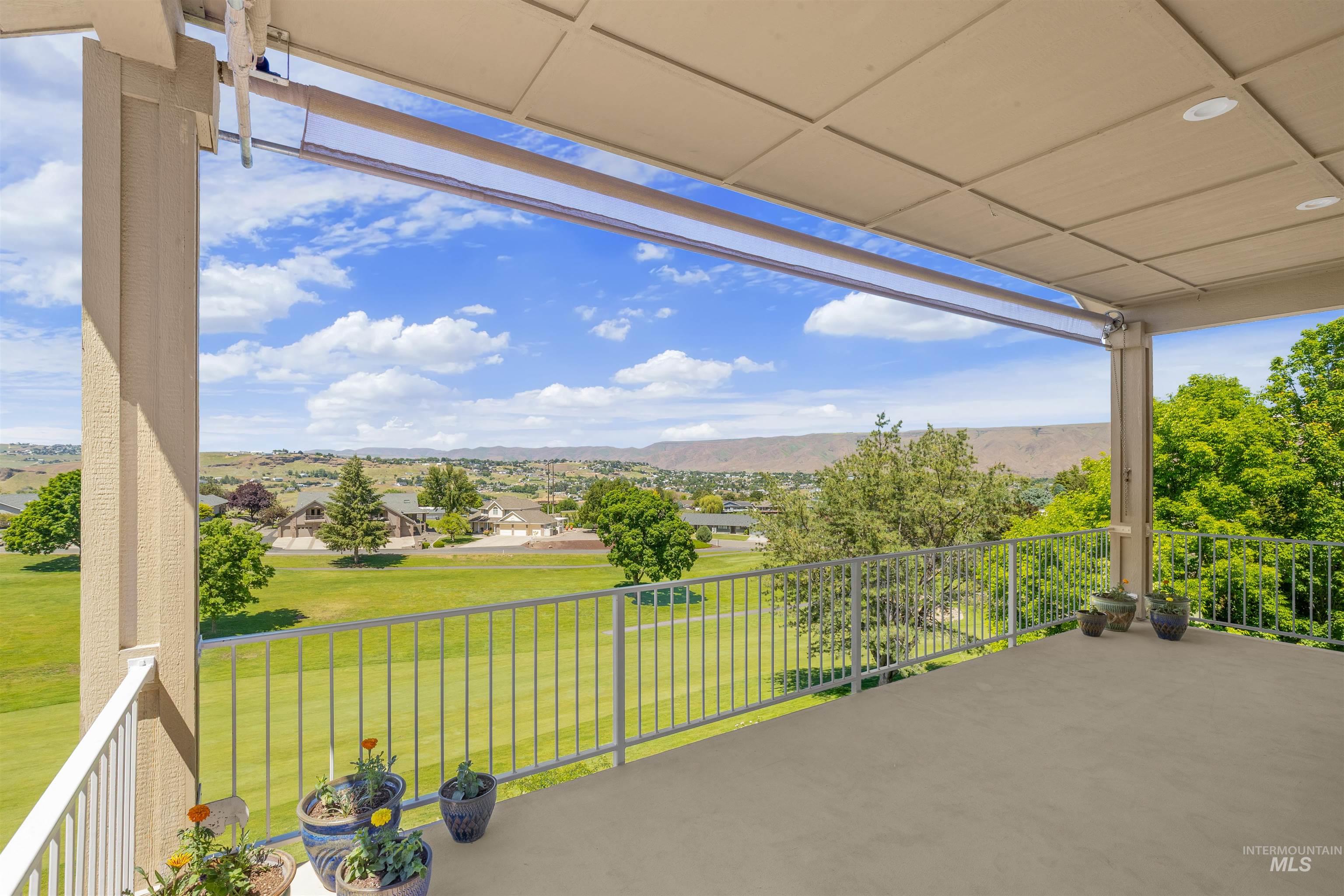 3954 Foothills Dr, Lewiston, Idaho 83501, 3 Bedrooms, 3 Bathrooms, Residential For Sale, Price $635,000, 98988280