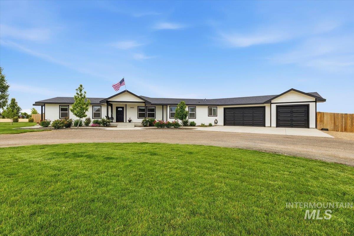 24901 Mint Lane, Middleton, Idaho 83644, 4 Bedrooms, 2.5 Bathrooms, Residential For Sale, Price $989,900,MLS 98988281