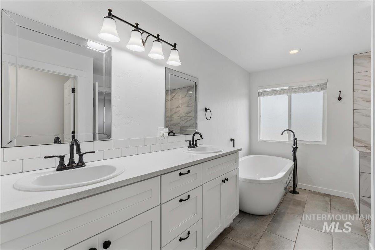 24901 Mint Lane, Middleton, Idaho 83644, 4 Bedrooms, 2.5 Bathrooms, Residential For Sale, Price $989,900,MLS 98988281