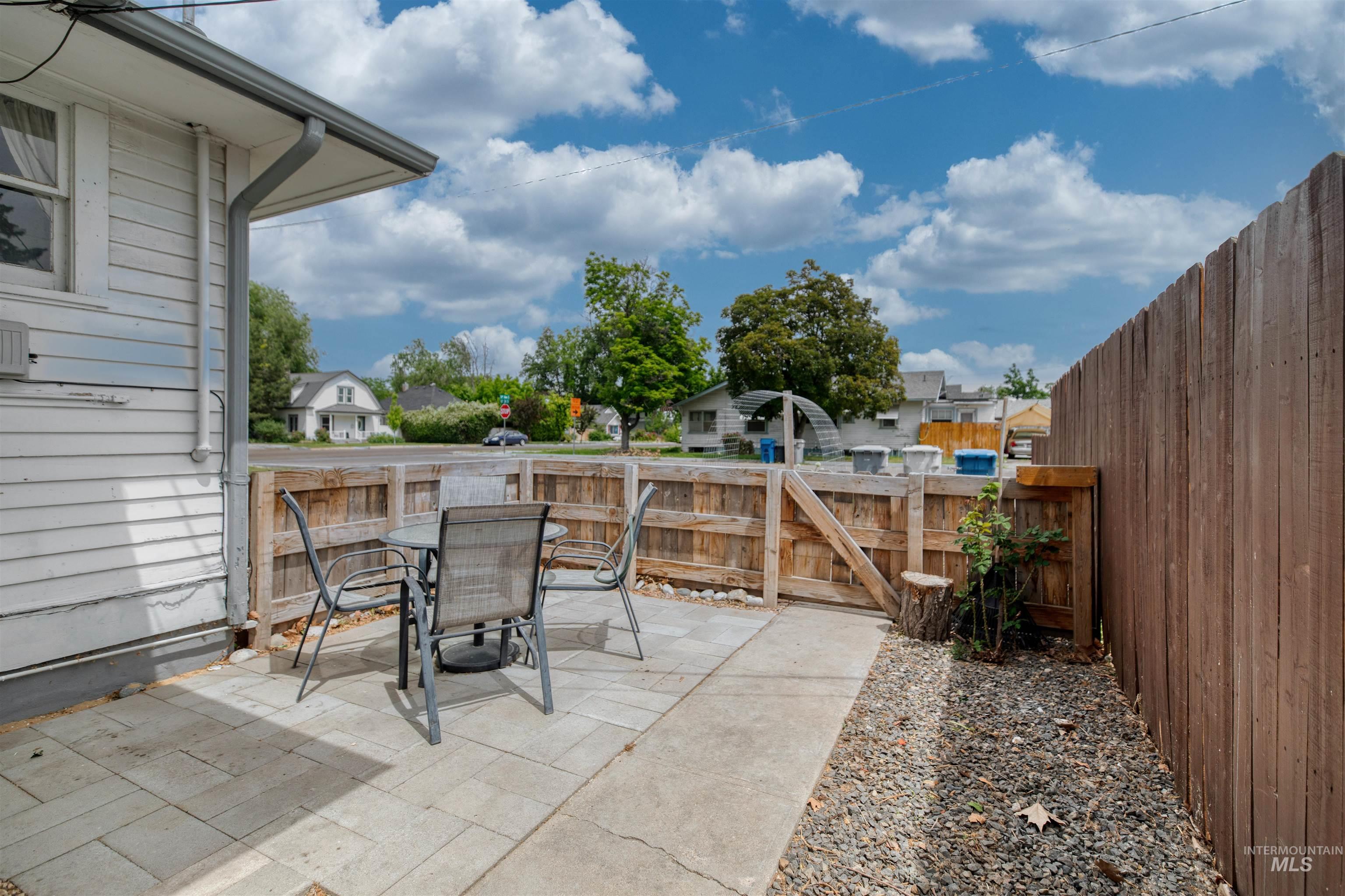 1004 11th Ave S, Nampa, Idaho 83651, 2 Bedrooms, 1 Bathroom, Residential For Sale, Price $299,000, 98988285
