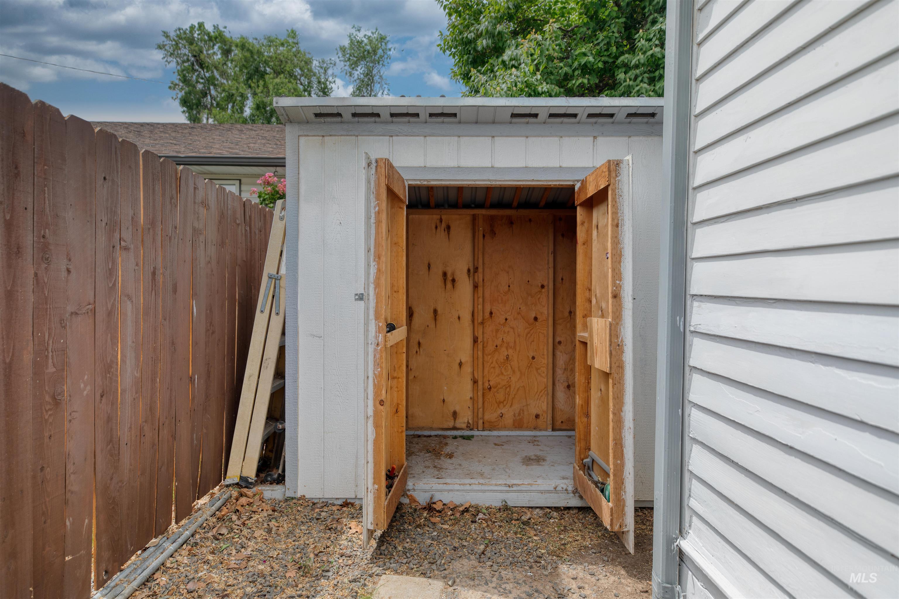1004 11th Ave S, Nampa, Idaho 83651, 2 Bedrooms, 1 Bathroom, Residential For Sale, Price $299,000, 98988285