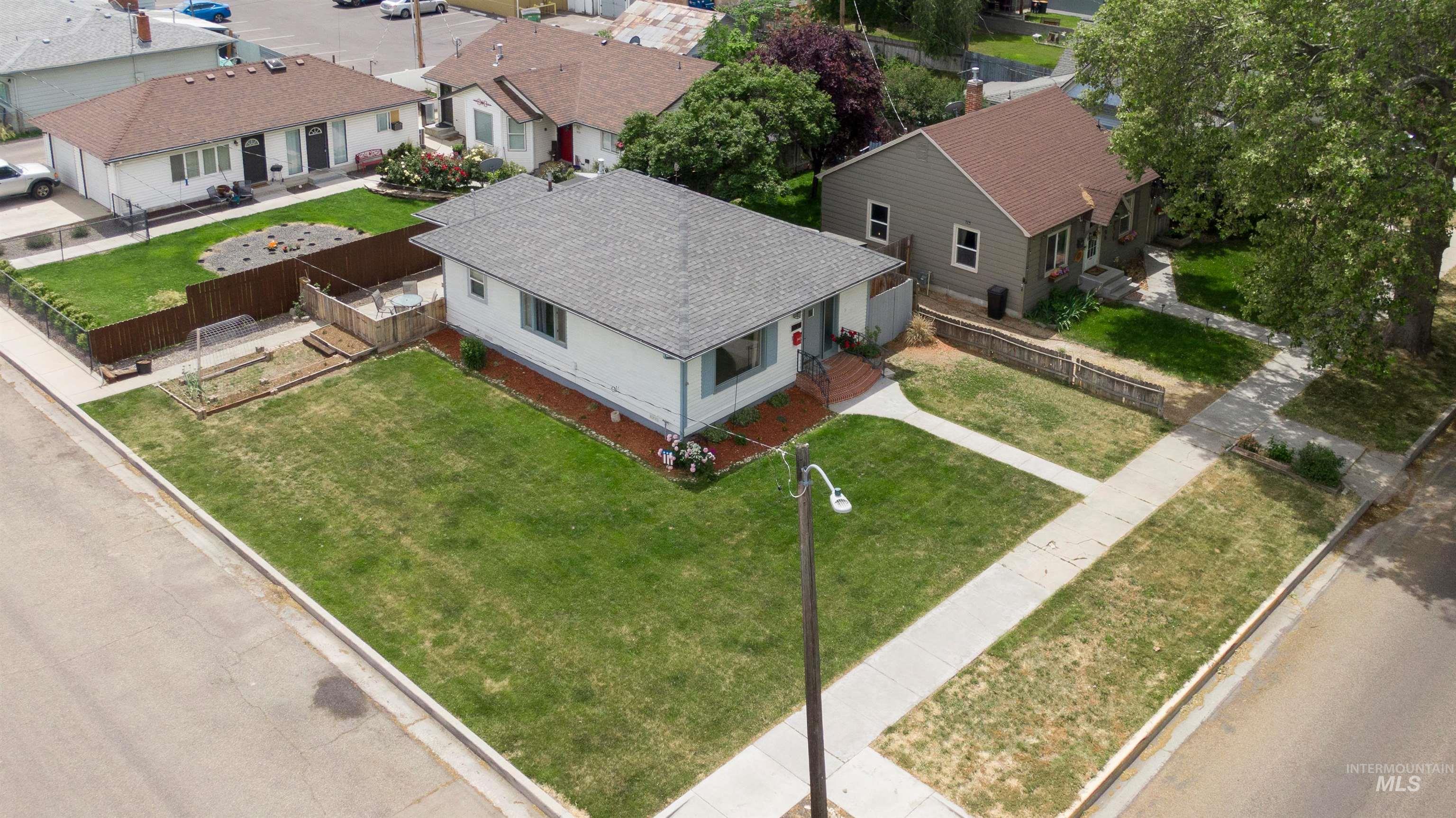 1004 11th Ave S, Nampa, Idaho 83651, 2 Bedrooms, 1 Bathroom, Residential For Sale, Price $299,000, 98988285