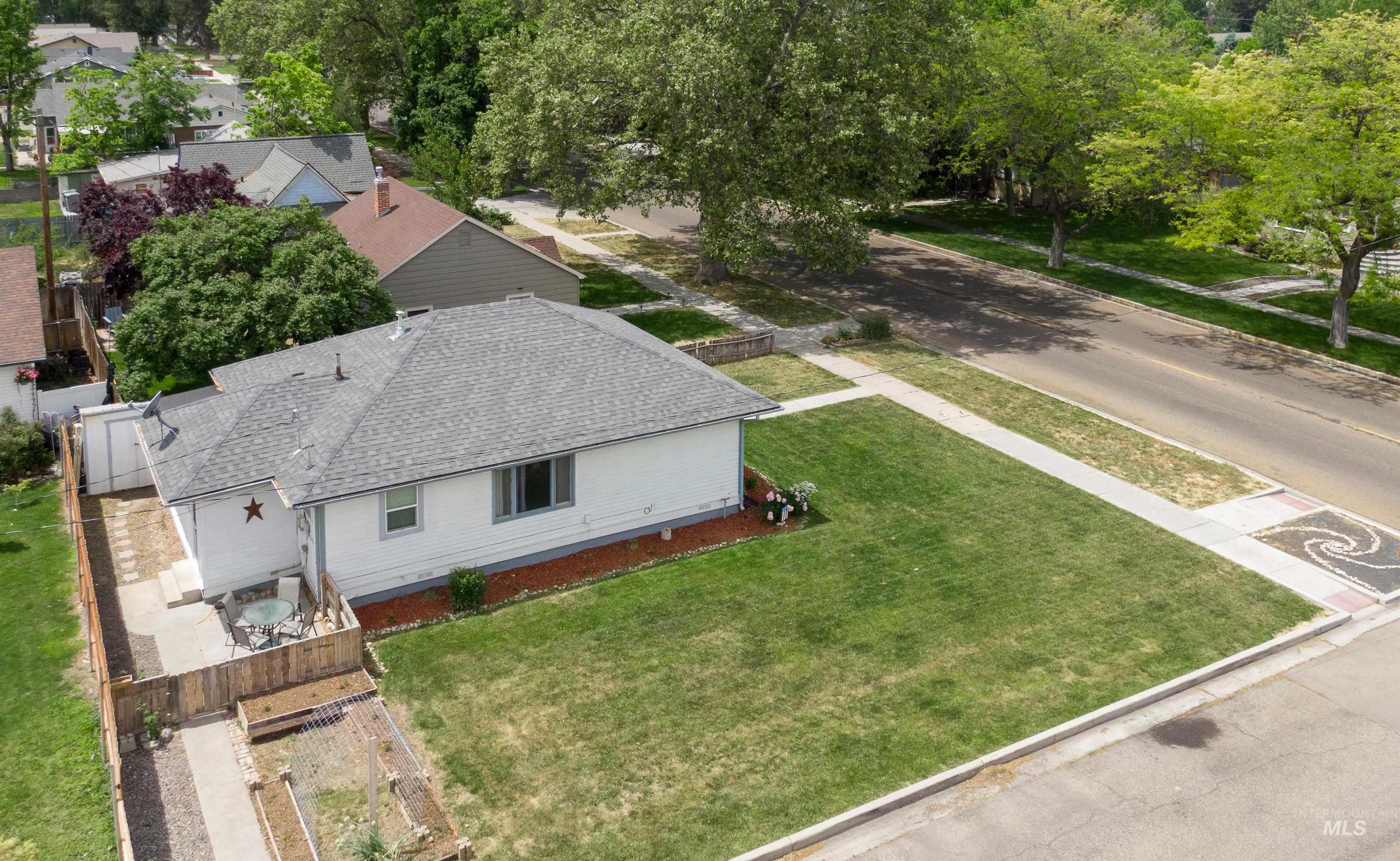 1004 11th Ave S, Nampa, Idaho 83651, 2 Bedrooms, 1 Bathroom, Residential For Sale, Price $299,000, 98988285