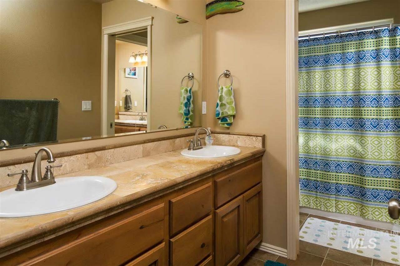 2794 S Kylee Place, Boise, Idaho 83709, 4 Bedrooms, 2.5 Bathrooms, Residential For Sale, Price $720,000, 98988287