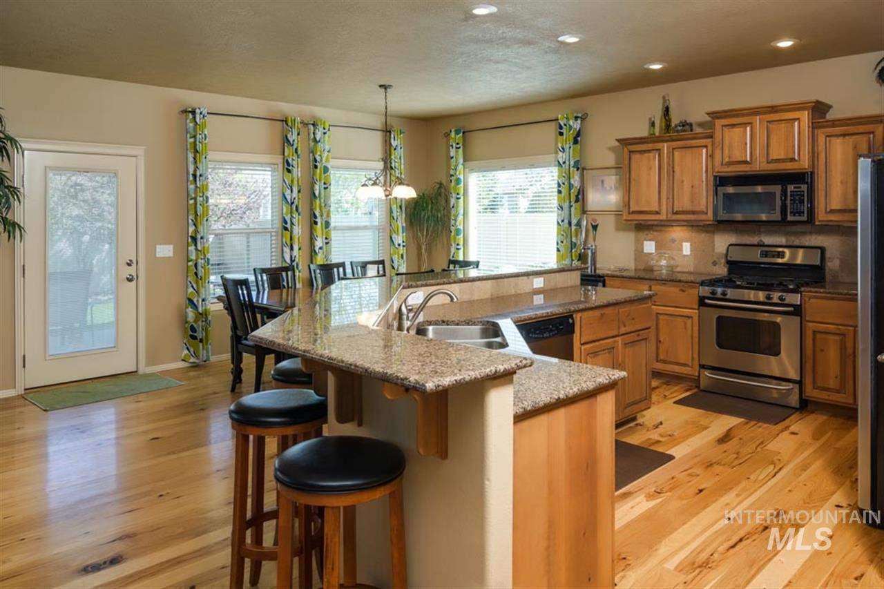 2794 S Kylee Place, Boise, Idaho 83709, 4 Bedrooms, 2.5 Bathrooms, Residential For Sale, Price $720,000, 98988287