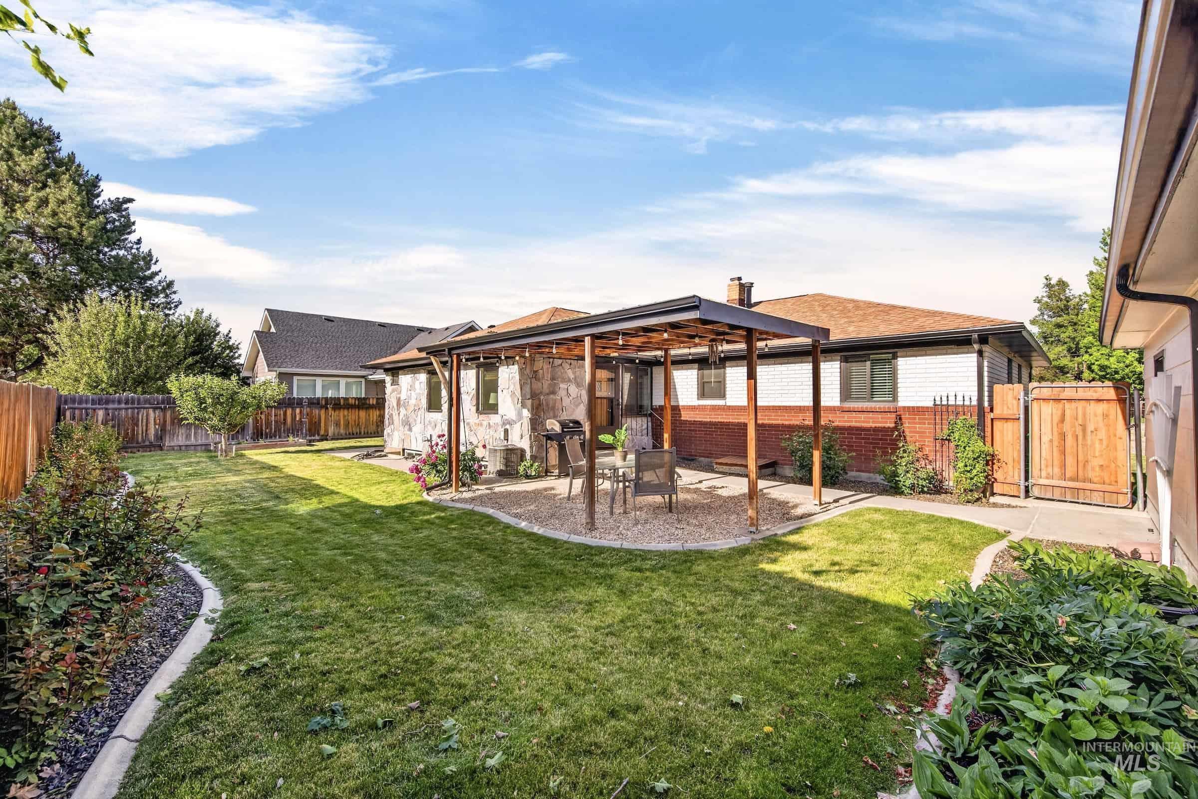 2715 S Virginia Ave, Boise, Idaho 83705, 4 Bedrooms, 2 Bathrooms, Residential For Sale, Price $648,000, 98988290