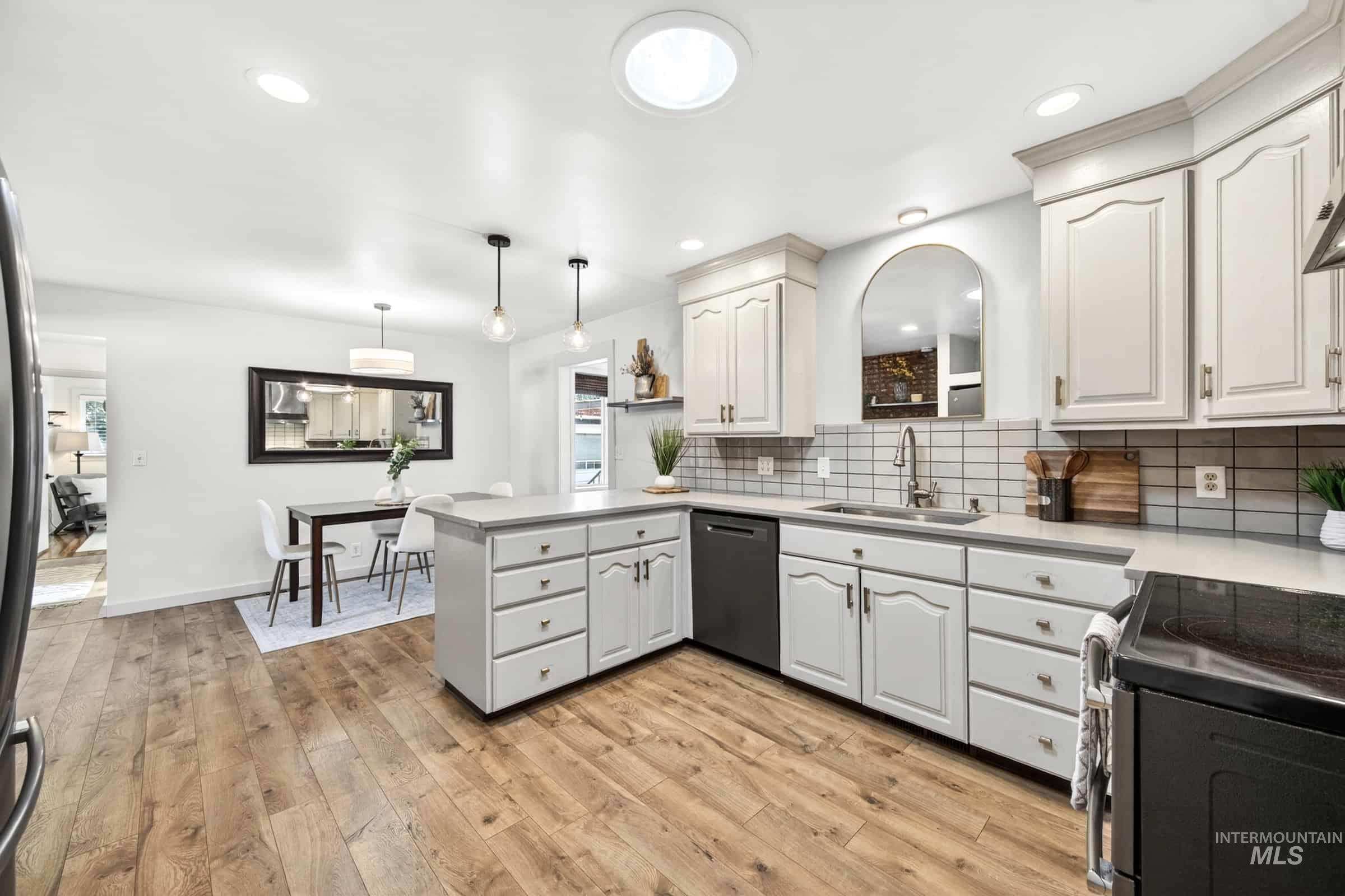 2715 S Virginia Ave, Boise, Idaho 83705, 4 Bedrooms, 2 Bathrooms, Residential For Sale, Price $648,000, 98988290