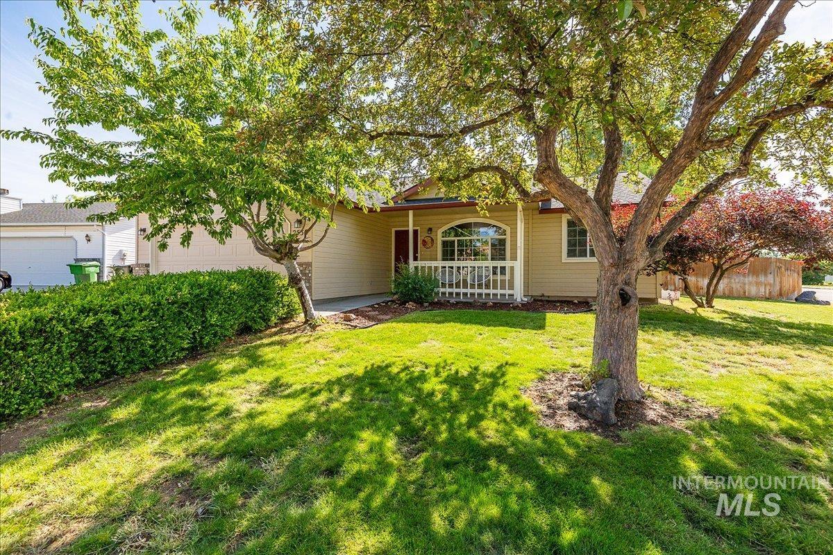 2536 N Tuscan Ave, Meridian, Idaho 83646, 3 Bedrooms, 2 Bathrooms, Residential For Sale, Price $439,900, 98988296