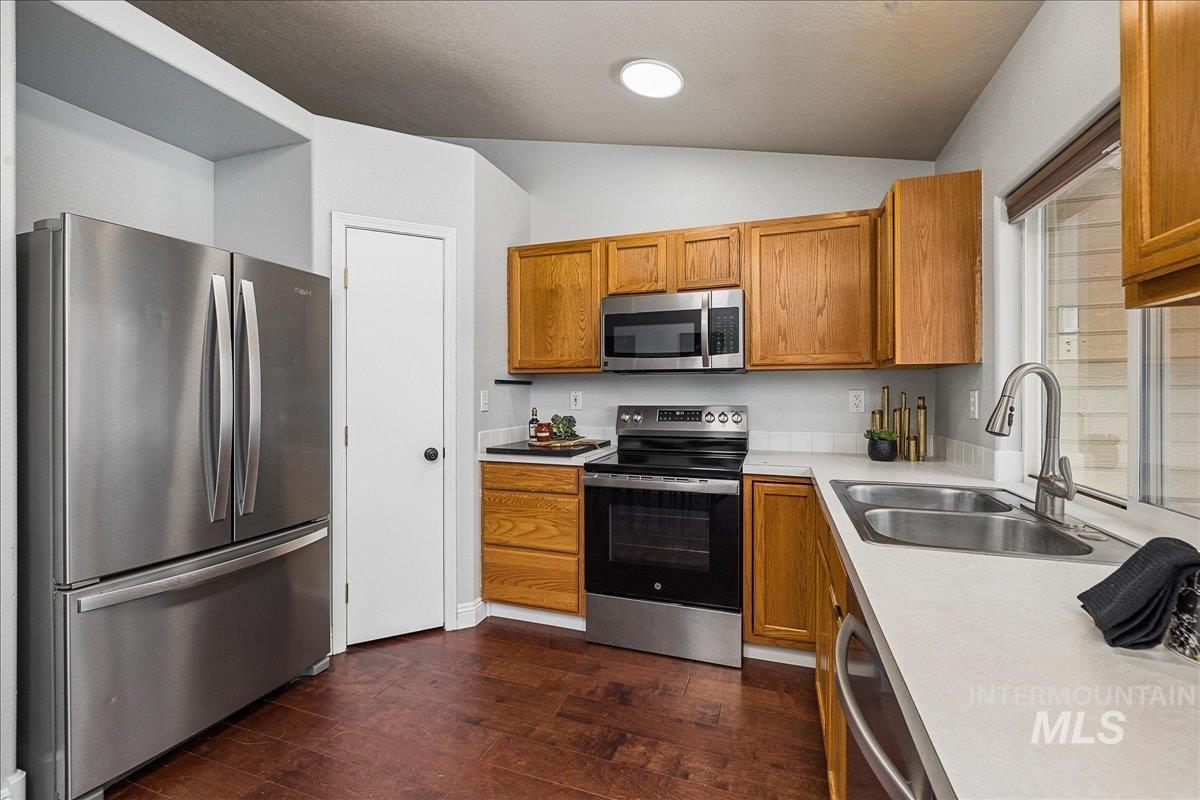 2536 N Tuscan Ave, Meridian, Idaho 83646, 3 Bedrooms, 2 Bathrooms, Residential For Sale, Price $439,900, 98988296