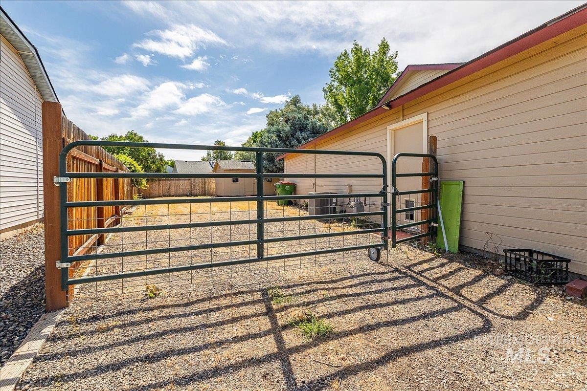 2536 N Tuscan Ave, Meridian, Idaho 83646, 3 Bedrooms, 2 Bathrooms, Residential For Sale, Price $439,900, 98988296