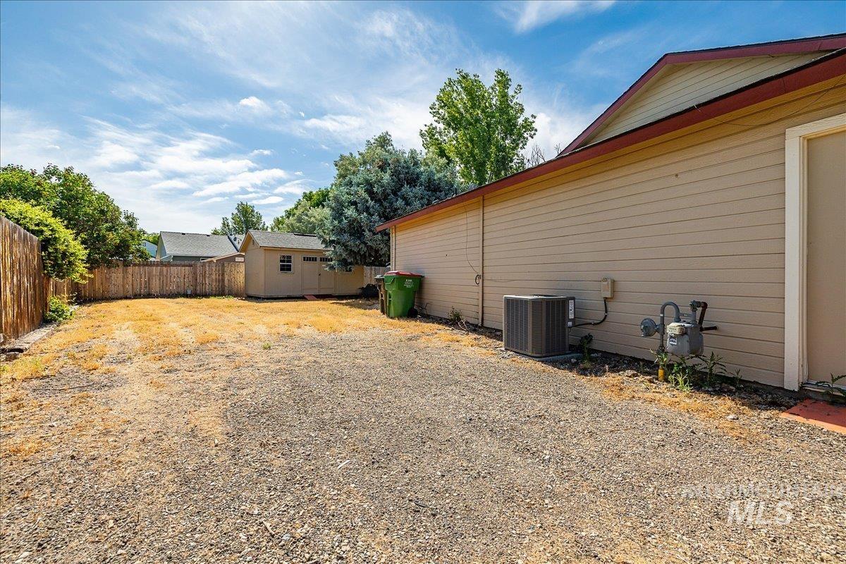 2536 N Tuscan Ave, Meridian, Idaho 83646, 3 Bedrooms, 2 Bathrooms, Residential For Sale, Price $439,900, 98988296