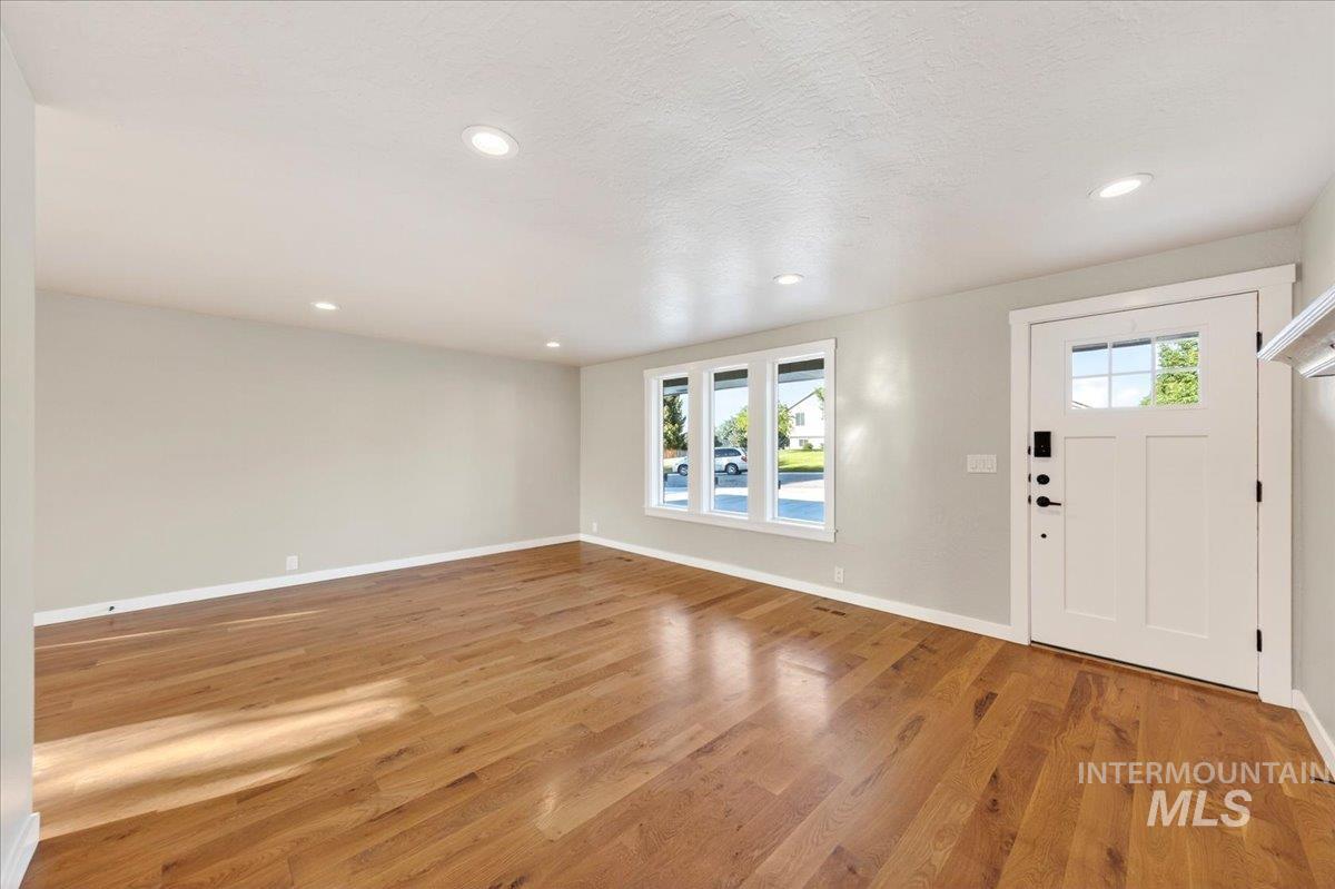 2879 S. Chieftain Way, Boise, Idaho 83709, 4 Bedrooms, 3 Bathrooms, Residential For Sale, Price $639,900, 98988298